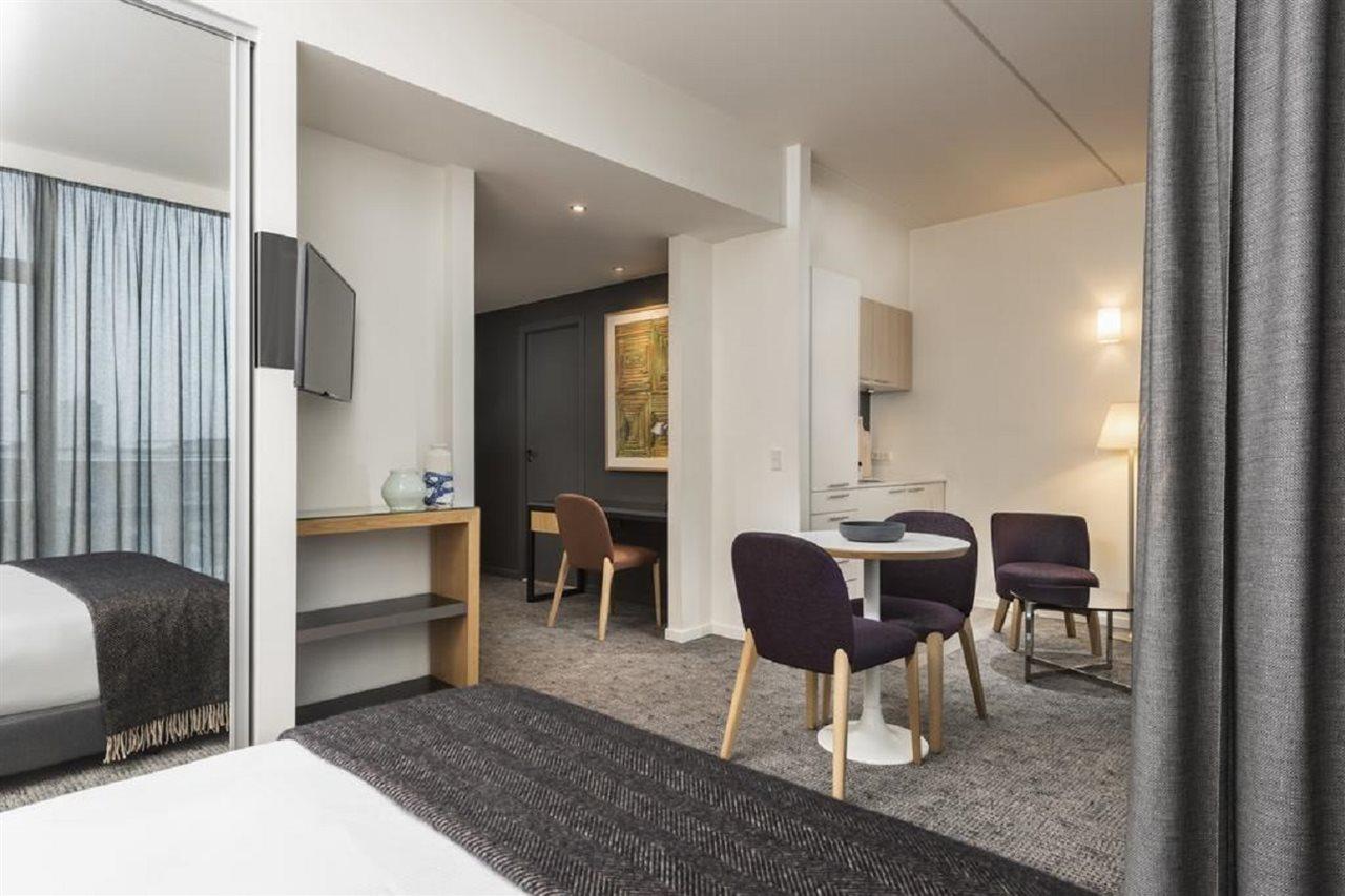 Adina Aparthotel 4*